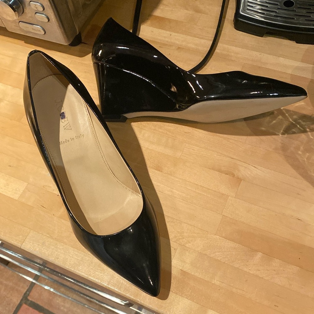 Black wedge heels